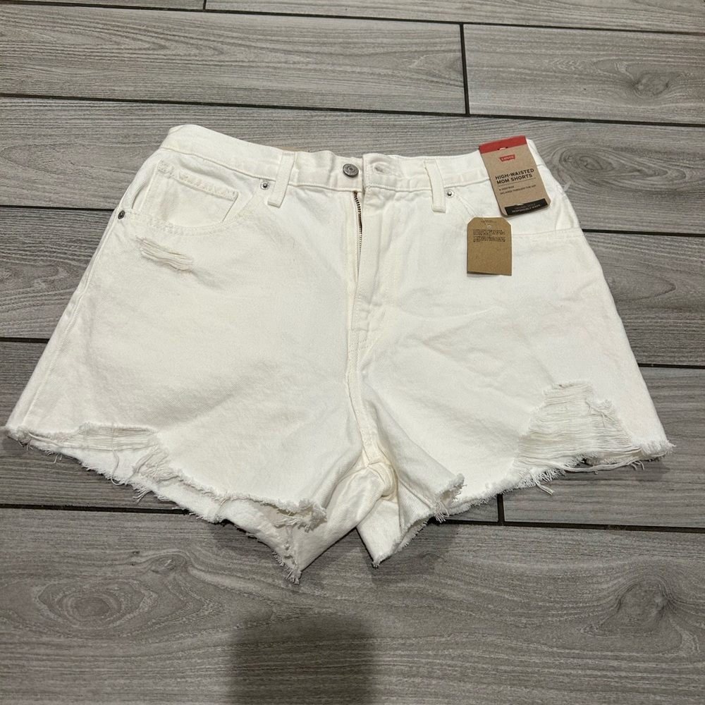 NWT-Levi's Women's High Waisted Mom Shorts